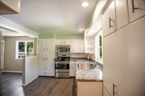 60 Wick Ave, Hermitage PA  16148-1811 exterior