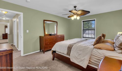 51 Camden Dr, Bricktown NJ 08723-7552 exterior