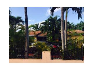 10203 28th St, Miami, FL 33165-2805