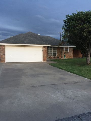 527 Charlotte Ave, Burkburnett, TX 76354-2518