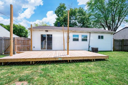 430 Madison Dr, West Jefferson OH  43162-1304 exterior