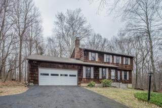3128 Burr St, Fairfield, CT 06824-7807