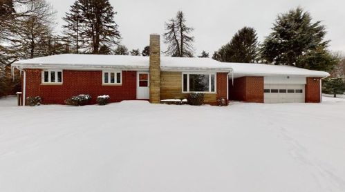 104 Surrey Dr, Canonsburg, PA 15317-2362
