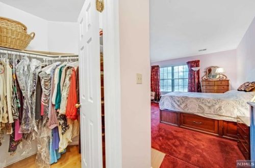 97 Suleski Ct, Mahwah NJ  07430-2961 exterior