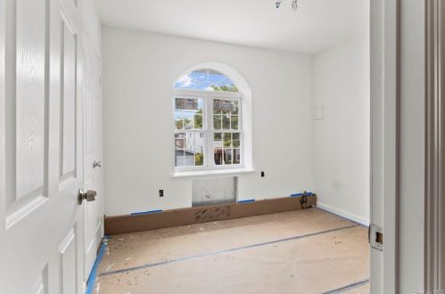 557 Logan Ave, Bronx NY  10465-2509 exterior