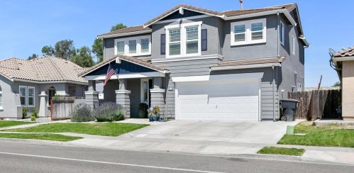 5834 Saxon Way, Riverbank, CA 95367-9559