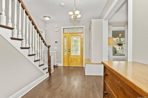 579 Bedford Rd, Pleasantville NY  10570-3348 exterior
