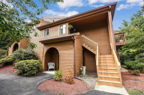 57 Cedar Pond Ln, Cortlandt Manor, NY 10567-7219