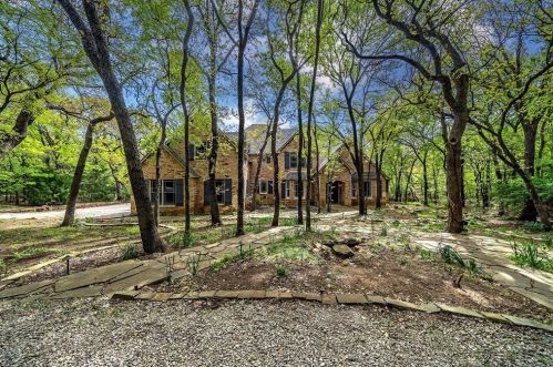 811 Oak Meadow Ct, Oak Point, TX 75068-3063