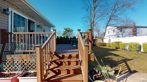 710 Stewart Ave, Bethpage NY  11714-2715 exterior