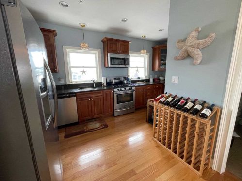 707 Ocean Blvd, Hampton, NH 03842-4300