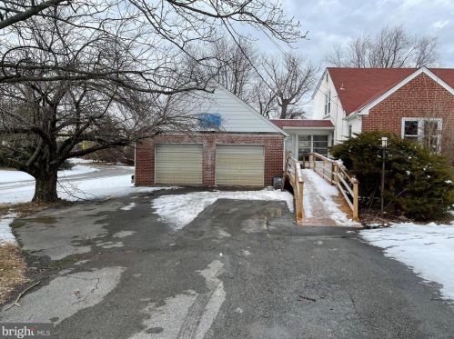 2721 Naamans Rd, Wilmington, DE 19810-1185