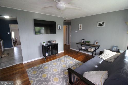 24 Essex Rd, Camp Hill, PA 17011-6625
