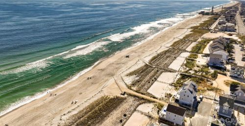 5 Fort Ave, Pelican Island NJ  08751-1512 exterior