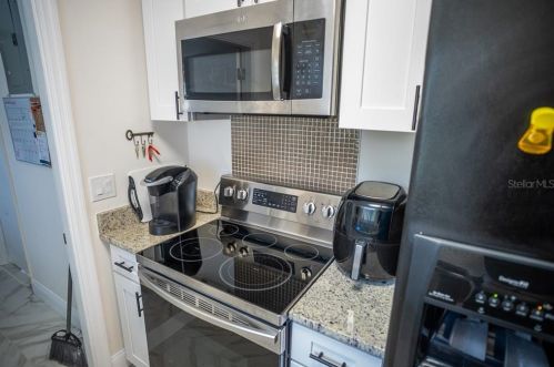 4287 Cynthia St, Orlando FL 32811-4228 exterior