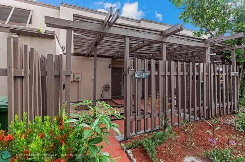 12383 11th St, Hollywood FL  33026-3804 exterior