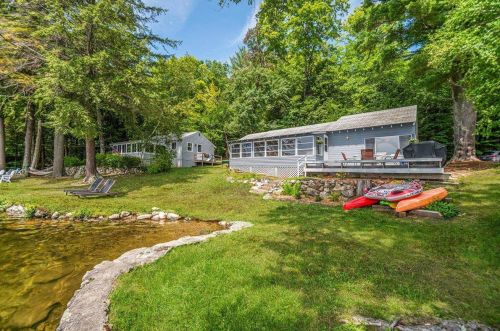 44 Roberts Cove Rd, Wakefield NH  03872-4741 exterior