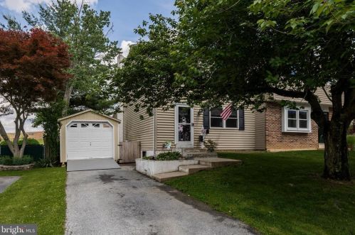 209 Karen Dr, Downingtown, PA 19335-3027