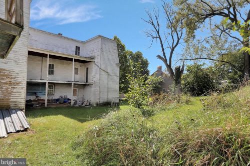 310 Main St, Edinburg VA  22824-9439 exterior