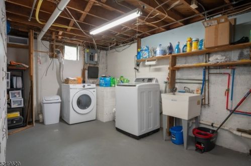 72 High Ave, Dover NJ  07869-1038 exterior