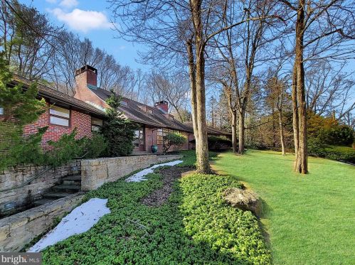 1411 Oak Rd, Primrose, PA 17901-3323