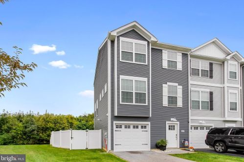 523 Charles Ave, Hanover, PA 17331