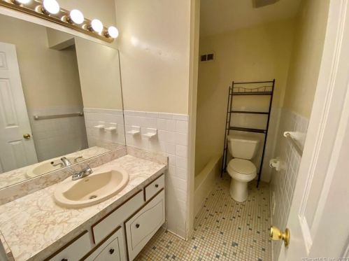 281 Gardner Ave, United States Coast Guard Ac CT  06320-3026 exterior