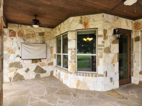 136 Limestone Dr, Georgetown TX  78628-6993 exterior