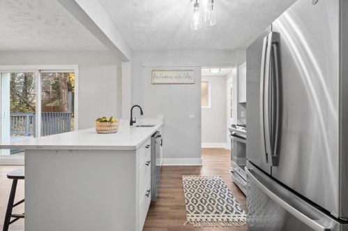 2643 Connecticut Ave, Pittsburgh PA 15216-1935 exterior