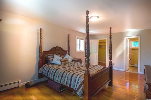 32 Maryland St, Huntington Station NY 11746-6945 exterior