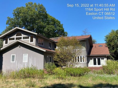 1164 Sport Hill Rd, Bridgeport, CT 06612-1229