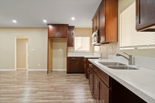 691 Date Ave, Rialto CA  92376-7006 exterior