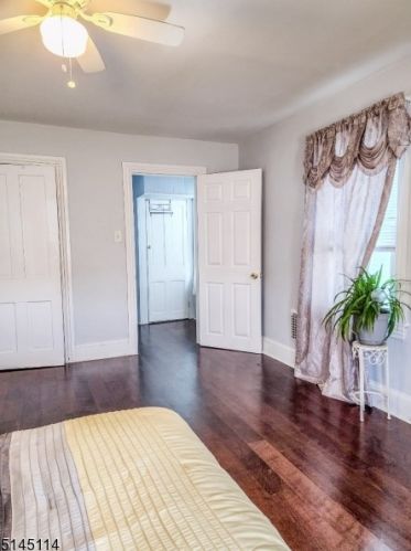 18 Barber Ave, West Deptford NJ  08096-2414 exterior