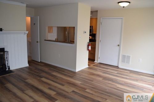 339 Mcdowell Dr, East Brunswick, NJ 08816-4088
