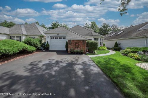 77 Hazel Dr, East Freehold, NJ 07728-4052