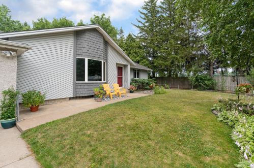 2685 Brookview Dr, Saint Paul, MN 55119-4705