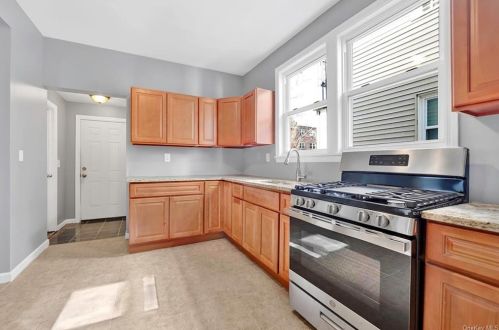 140 13 Ave, Mount Vernon NY  10550-2818 exterior