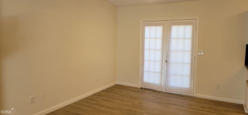 1073 Mainstreet Valley Dr, Stone Mountain GA  30088-2728 exterior