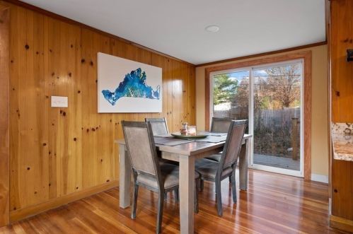 35 Stopford St, Hamilton MA  01982-1784 exterior