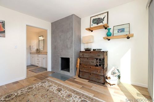 2451 Beryl St, San Diego CA 92109-3401 exterior