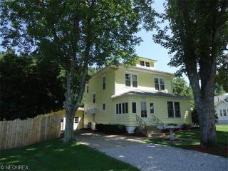 452 Canal St, Newcomerstown, OH 43832-1204