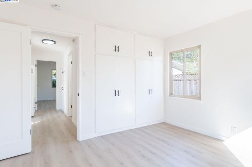 15172 Swenson St, San Leandro, CA 94579-1755