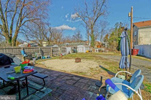 25 Green St, Pilesgrove NJ 08098-1136 exterior