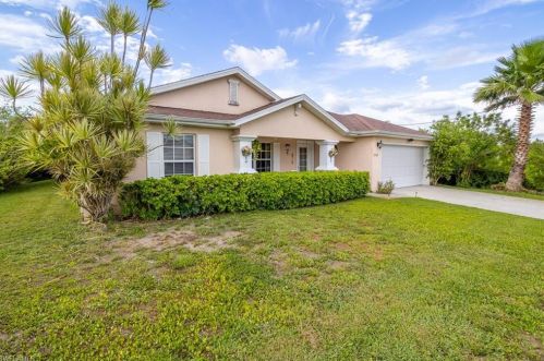2504 13th St, Lehigh Acres, FL 33976-3110
