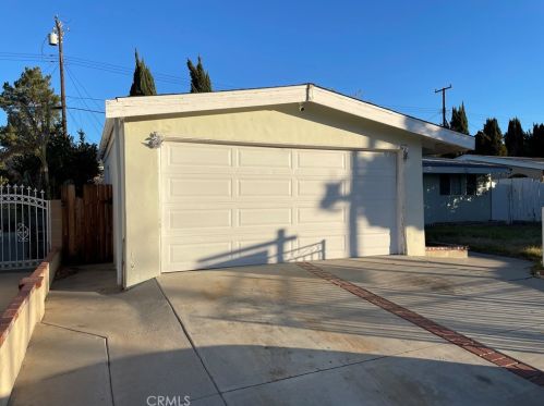 19109 Delight St, Santa Clarita CA  91351-2806 exterior