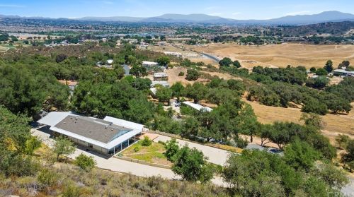 47445 Rainbow Oaks Dr, Temecula CA  92592-2937 exterior