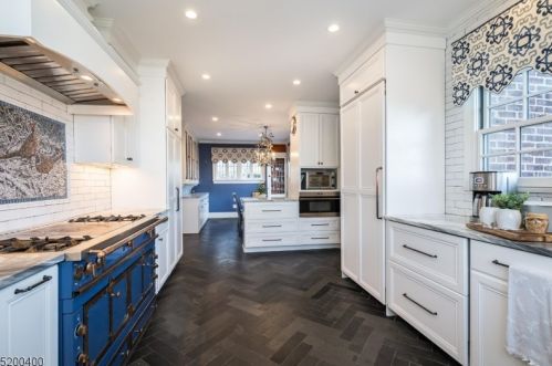 85 Undercliff Rd, Montclair NJ  07042-1616 exterior