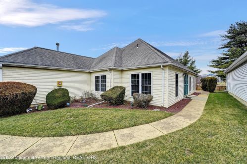60 Hazel Dr, East Freehold, NJ 07728-4051