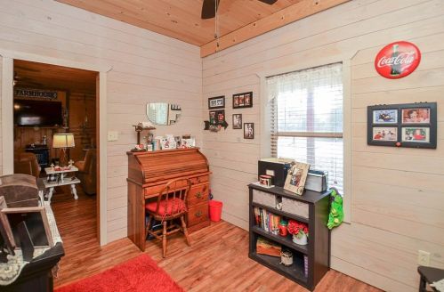 38322 Cork St, Hempstead TX  77445-7408 exterior