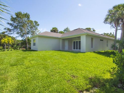 3906 58th Cir, Vero Beach FL  32966-6522 exterior